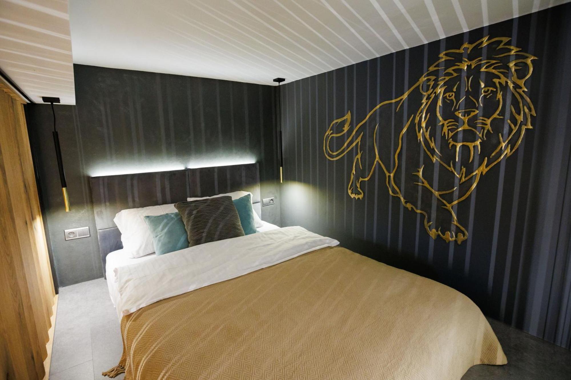ברטיסלאבה Leo Apartment Suite & Private Spa Zone - Old City מראה חיצוני תמונה