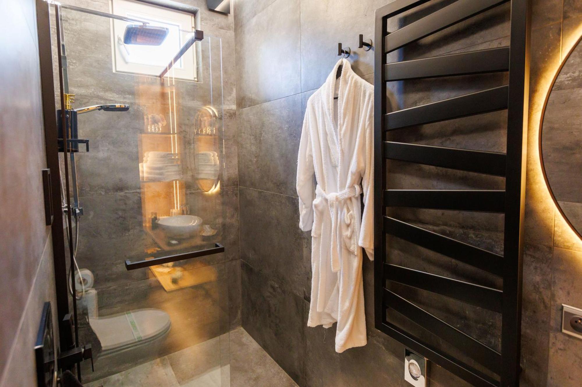 ברטיסלאבה Leo Apartment Suite & Private Spa Zone - Old City מראה חיצוני תמונה