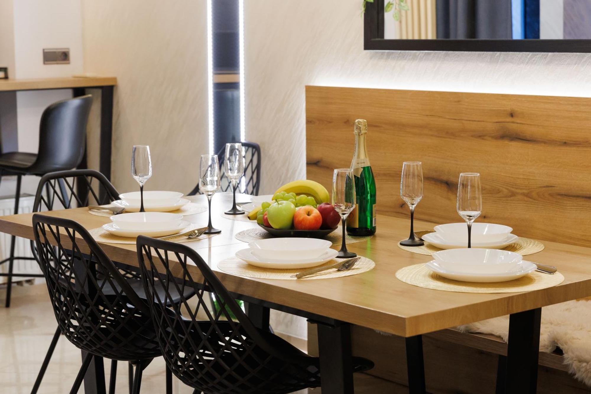 ברטיסלאבה Leo Apartment Suite & Private Spa Zone - Old City מראה חיצוני תמונה
